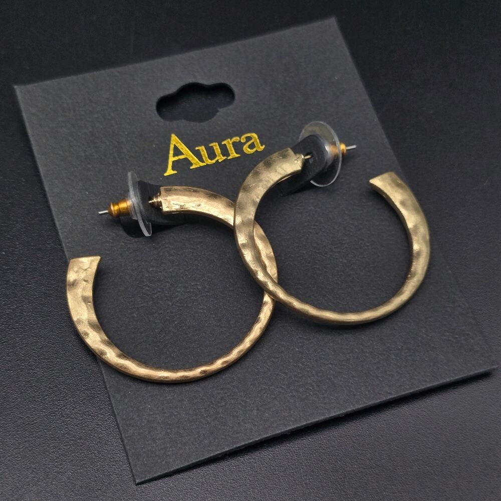 Gold Tone Hammered Hoop Earrings Aura New On Card NWT